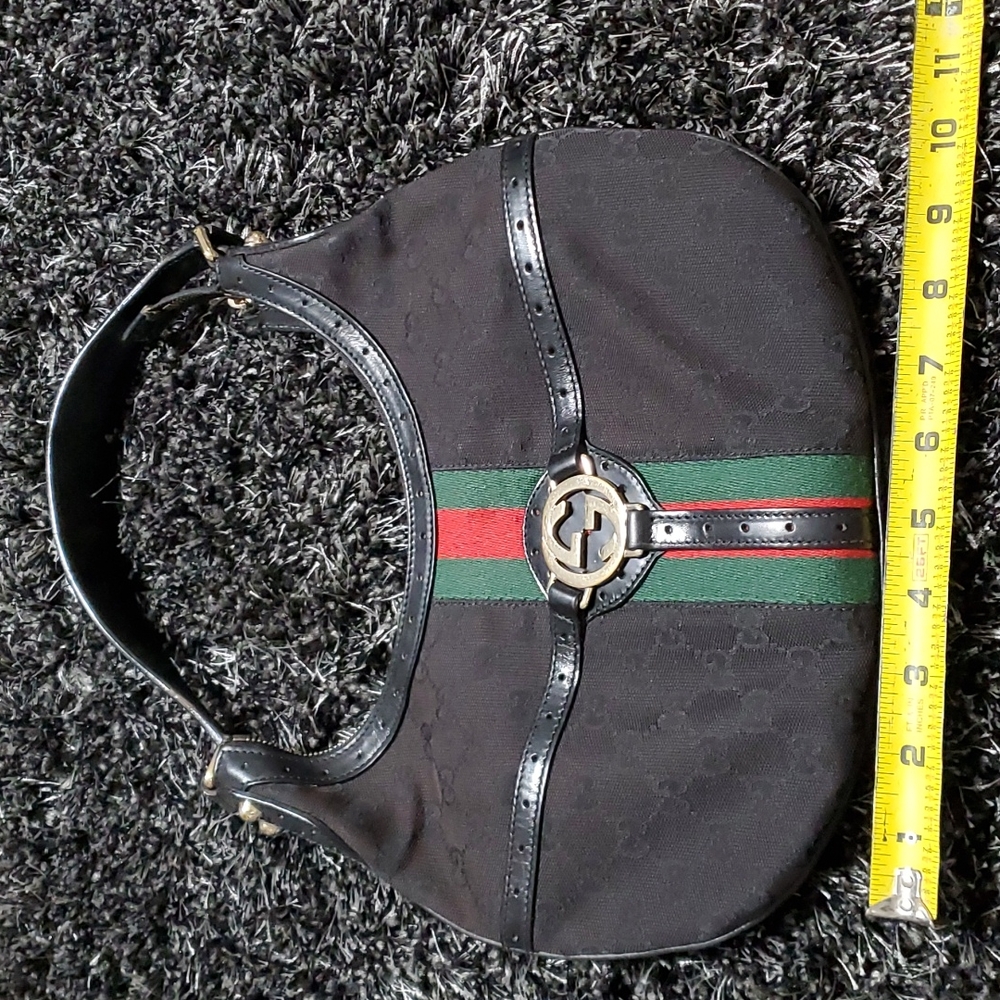 Gucci Authentic purse